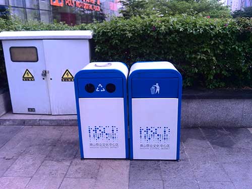 東莞客戶(hù)直接與欣方圳垃圾桶廠家對(duì)話