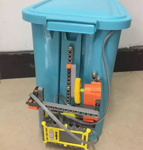 智能果殼箱，智慧出紙機(jī)……孩子們讓生活更智能！