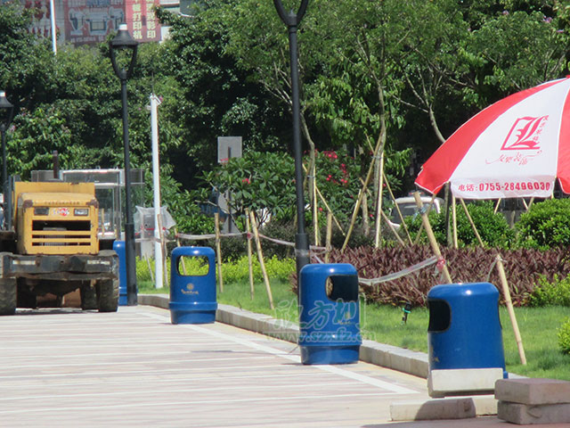 欣方圳戶(hù)外玻璃鋼垃圾桶 保障廈門(mén)街道衛(wèi)生