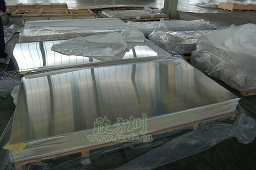 新型玻璃鋼垃圾屋亮相書孝感街道