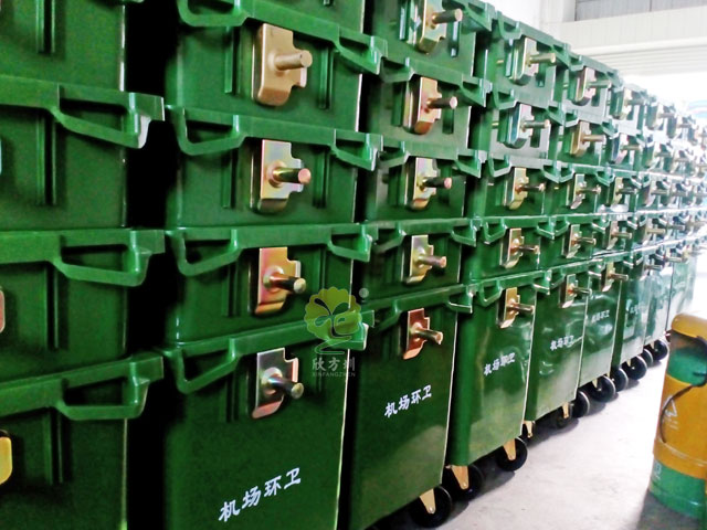 660升塑料垃圾桶容量大可上掛車機場環(huán)衛(wèi)就選它